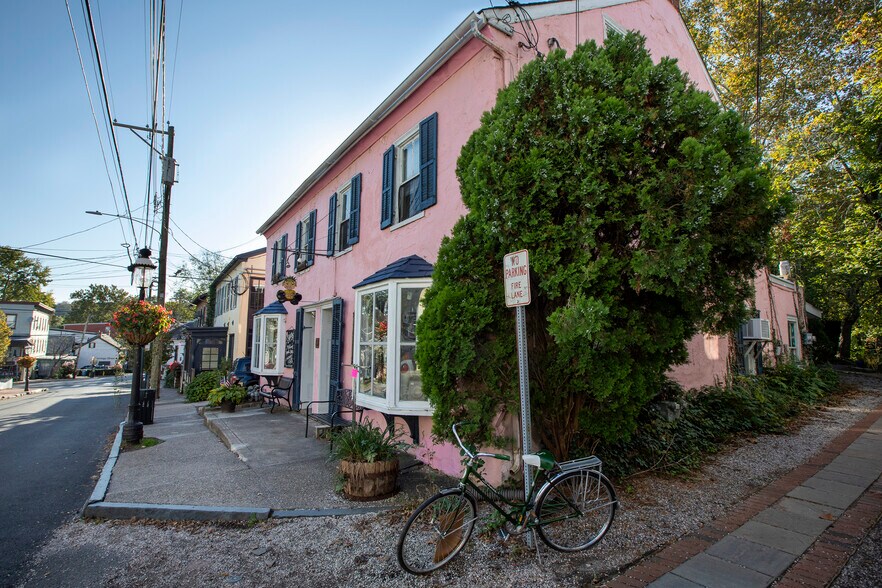 11 W Mechanic St, New Hope, PA à vendre - Photo du bâtiment - Image 3 de 5