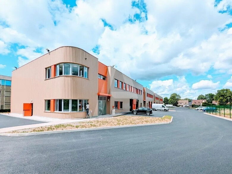 Flex in for lease - Building Photo - Image 2 of 8