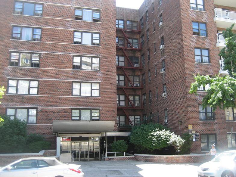 3130 Grand Concourse, The Bronx, NY à vendre - Photo principale - Image 1 de 1