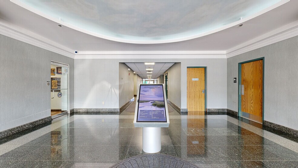 110A Meadowlands Pky, Secaucus, NJ à louer - Numérisation 3D de Matterport - Image 2 de 14