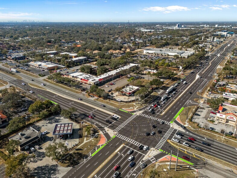 5321 E Fowler Ave, Tampa, FL à louer - Photo du bâtiment - Image 2 de 26