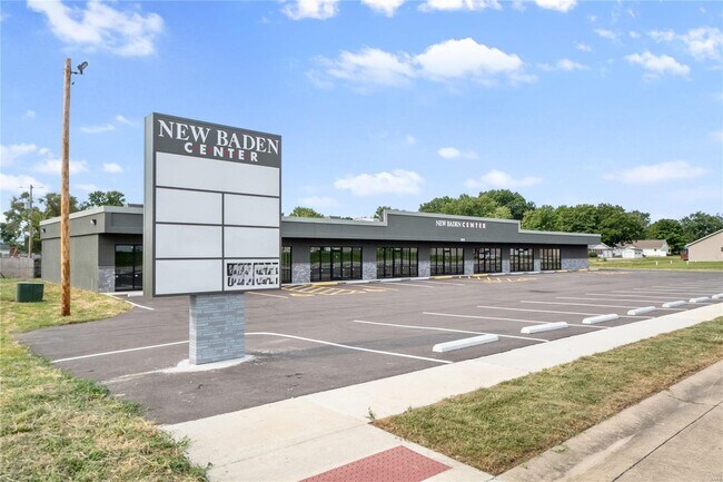 Plus de détails pour 1219 E Cedar St, New Baden, IL - Commerce de détail à vendre