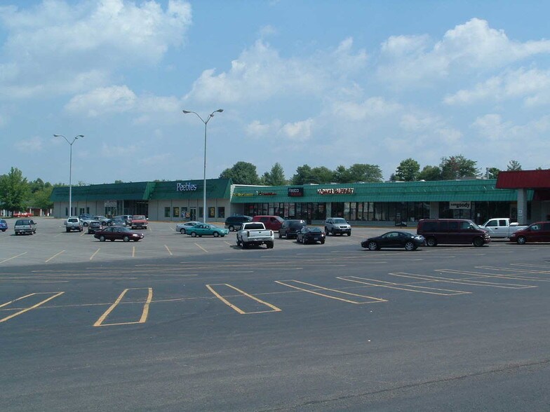 1088-1100 N High St, Hillsboro, OH à louer - Photo du bâtiment - Image 1 de 10