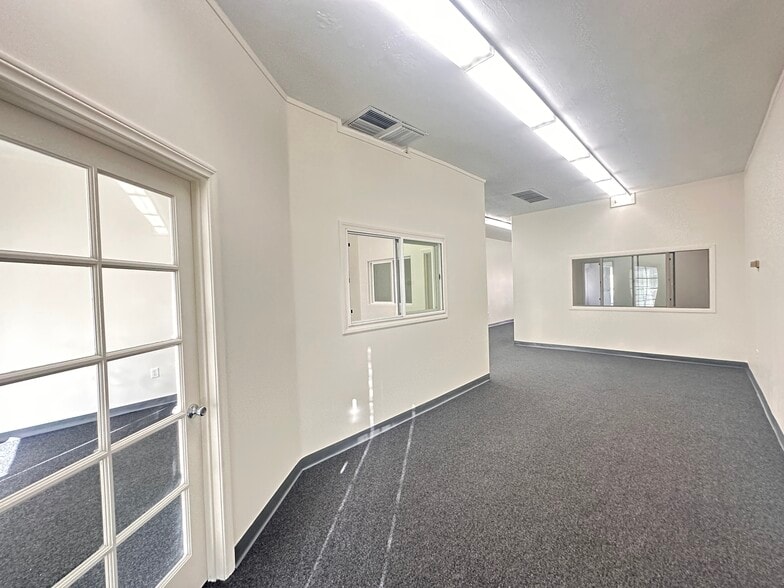 17116-17122 Bellflower Blvd, Bellflower, CA for lease - Interior Photo - Image 3 of 12