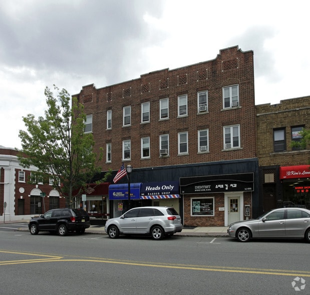 300 Elm Pl, Leonia, NJ for lease - Building Photo - Image 2 of 4