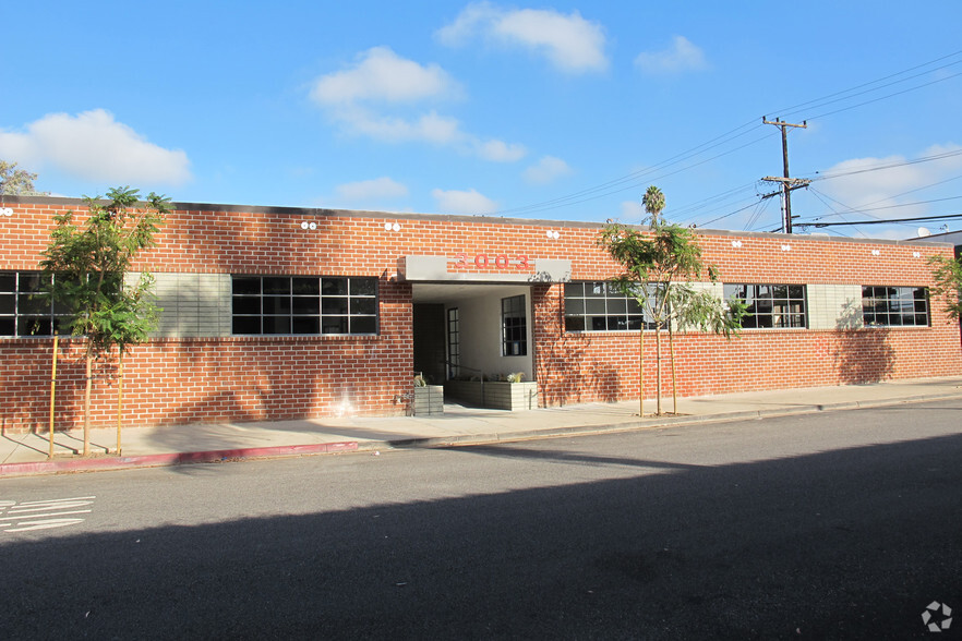 3003 Pennsylvania Ave, Santa Monica, CA à louer - Photo du bâtiment - Image 3 de 19