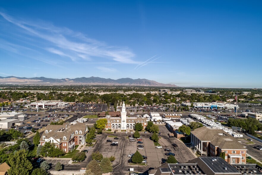 151 E 5600 S, Salt Lake City, UT à louer - Photo du bâtiment - Image 2 de 8