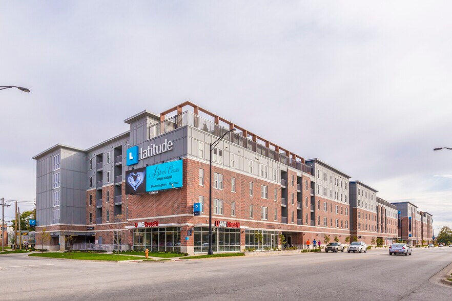 608 E University Ave, Champaign, IL à louer - Photo du bâtiment - Image 1 de 1