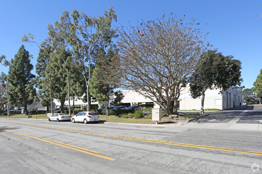 1645-1673 Donlon St, Ventura, CA for lease - Building Photo - Image 3 of 6