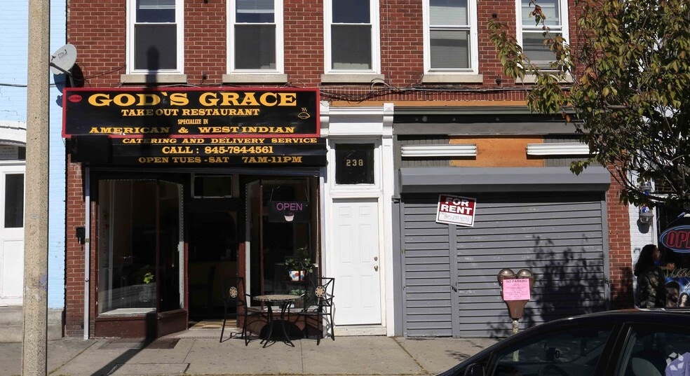 238 Broadway, Newburgh, NY for lease - Building Photo - Image 2 of 3