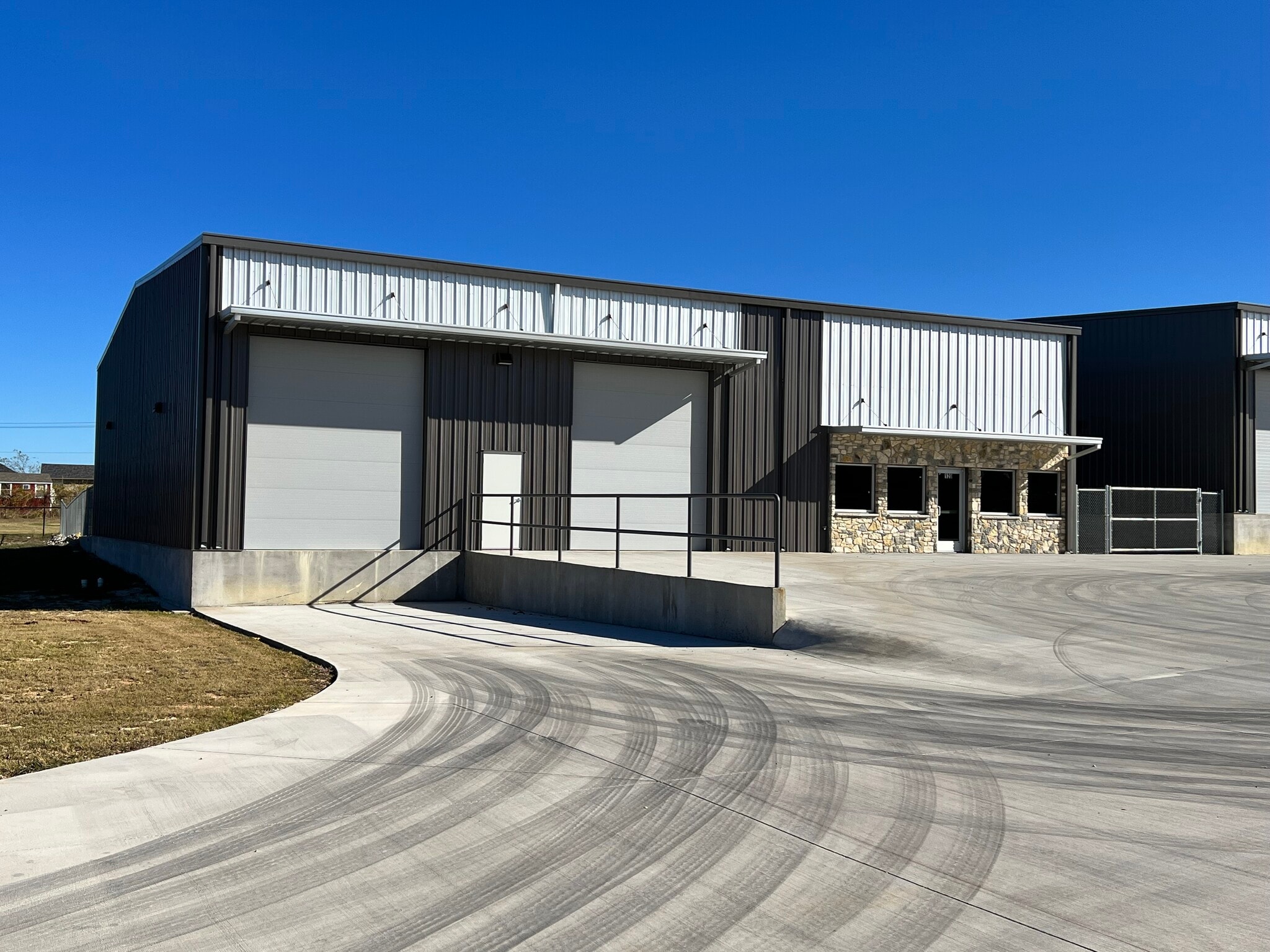 120 Old Agnes Rd, Weatherford, TX for lease Primary Photo- Image 1 of 16