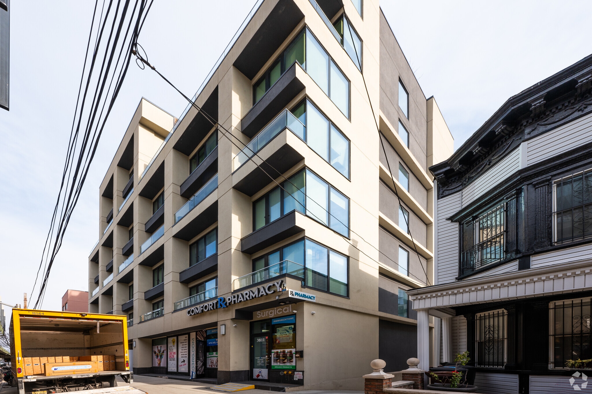 3811 31st St, Long Island City, NY à louer Photo principale- Image 1 de 9