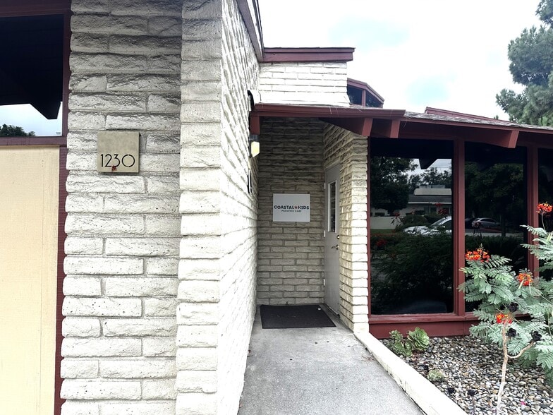 1230 E Arrow Hwy, Upland, CA for lease - Building Photo - Image 3 of 16