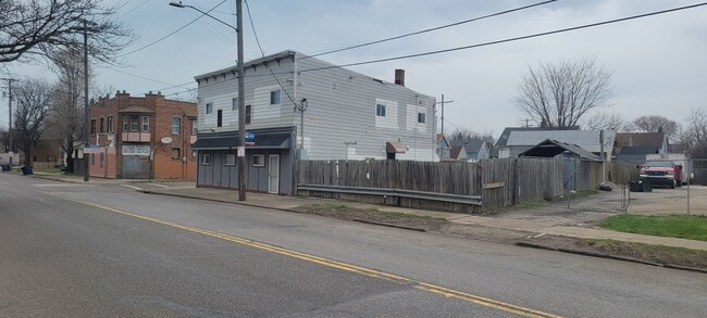 Plus de détails pour 3229 W 73rd St, Cleveland, OH - Commerce de détail à louer