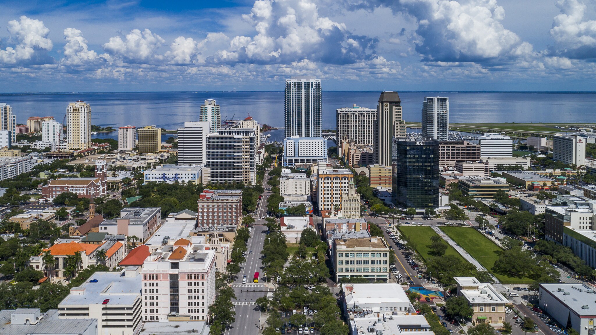 450 N 1st Ave, Saint Petersburg, FL à louer Photo du bâtiment- Image 1 de 10