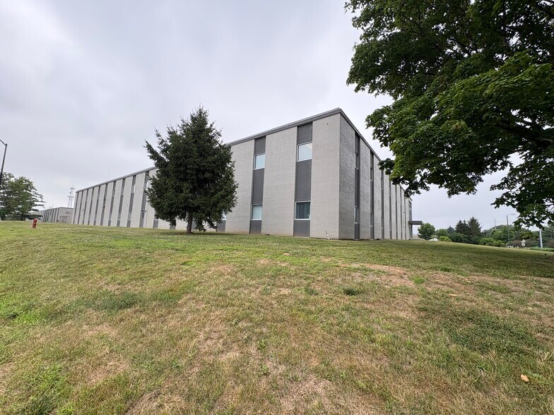 1201 Cumberland Ave, West Lafayette, IN à louer - Photo du bâtiment - Image 3 de 38