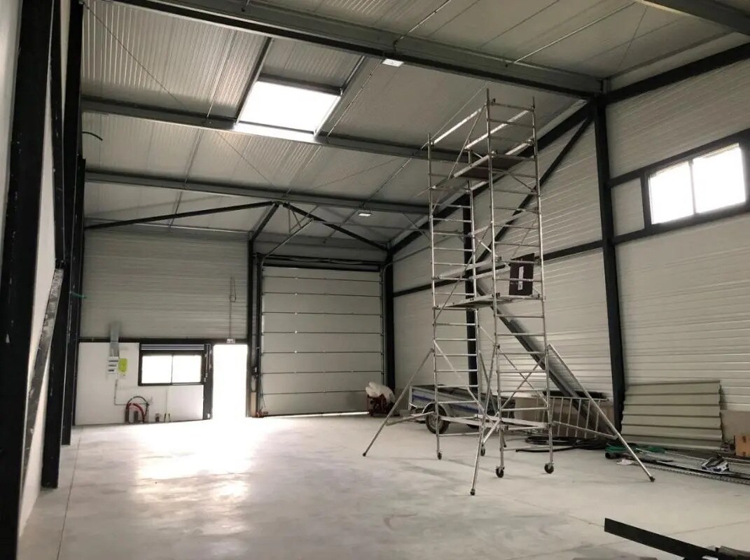 Industrial in Bezons for lease Interior Photo- Image 1 of 4