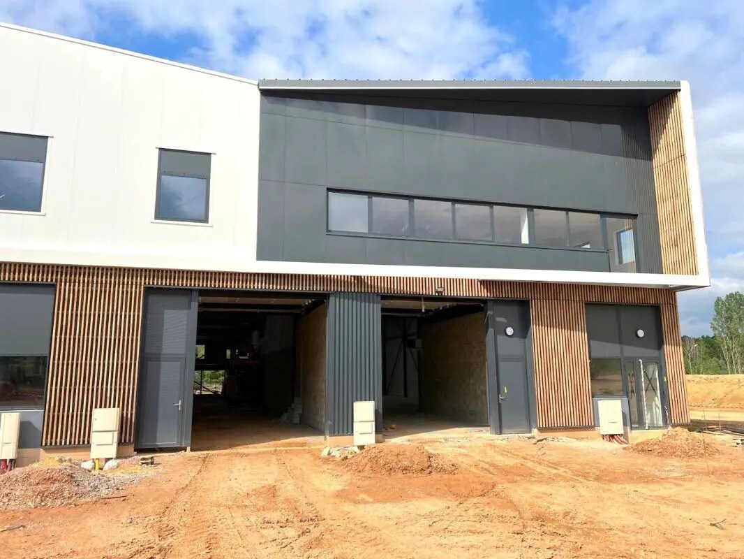 Local d'activités dans Plaisir à vendre Photo du bâtiment- Image 1 de 14