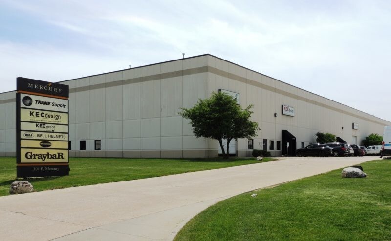 301 Mercury Dr, Champaign, IL for lease - Building Photo - Image 2 of 4