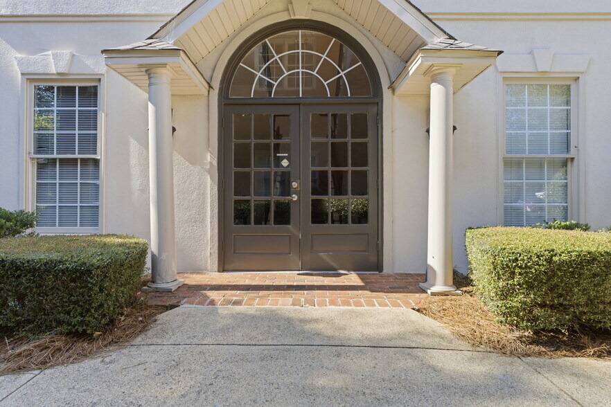 2854 Johnson Ferry Rd, Marietta, GA à vendre - Photo du bâtiment - Image 2 de 22