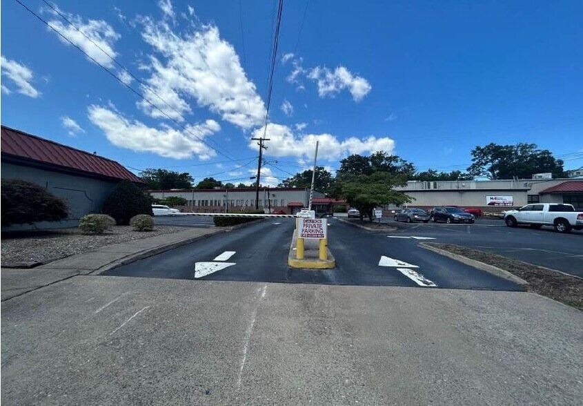 125 Broadway Ave, Oak Ridge, TN à louer - Photo du bâtiment - Image 3 de 26