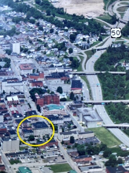 201-209 W Pike St, Clarksburg, WV à louer - Aérien - Image 3 de 42