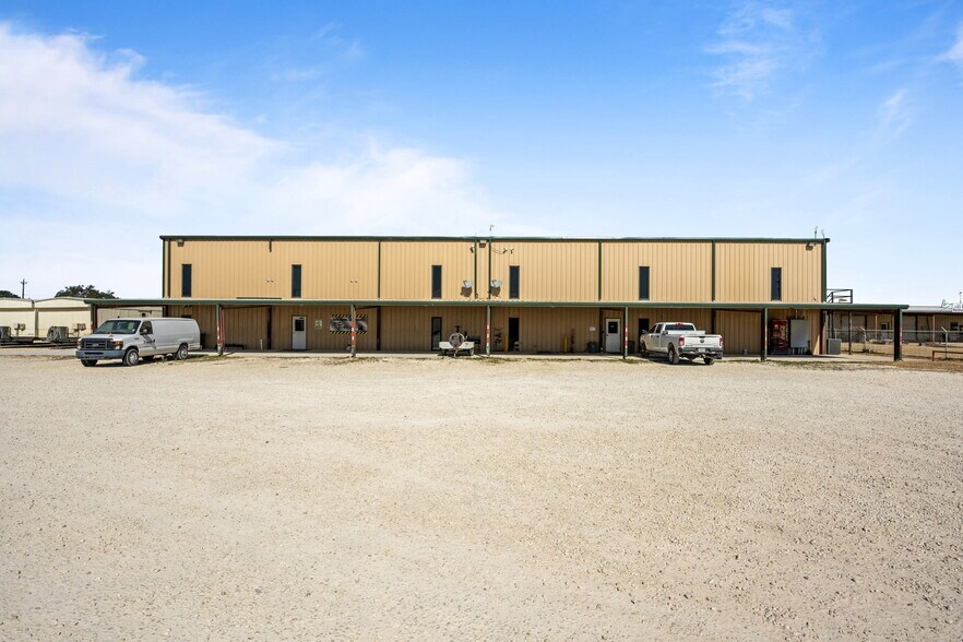 40 Corgey Rd, Pleasanton, TX à vendre - Photo du bâtiment - Image 3 de 23