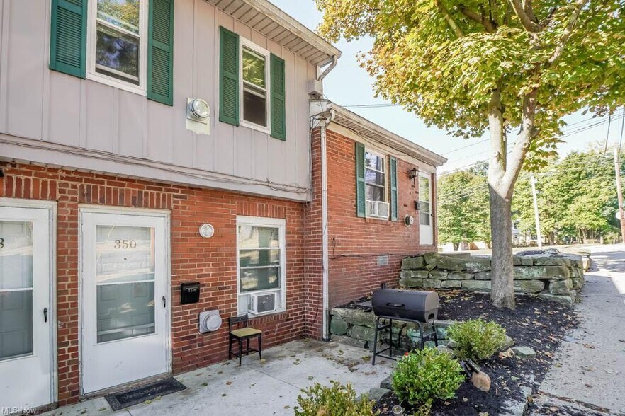 330-352 Silver St, Akron, OH à vendre - Photo du bâtiment - Image 3 de 8