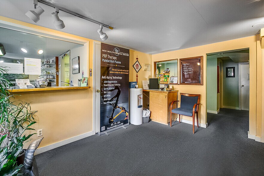 23700 Edmonds Way, Edmonds, WA à louer - Photo du bâtiment - Image 3 de 12