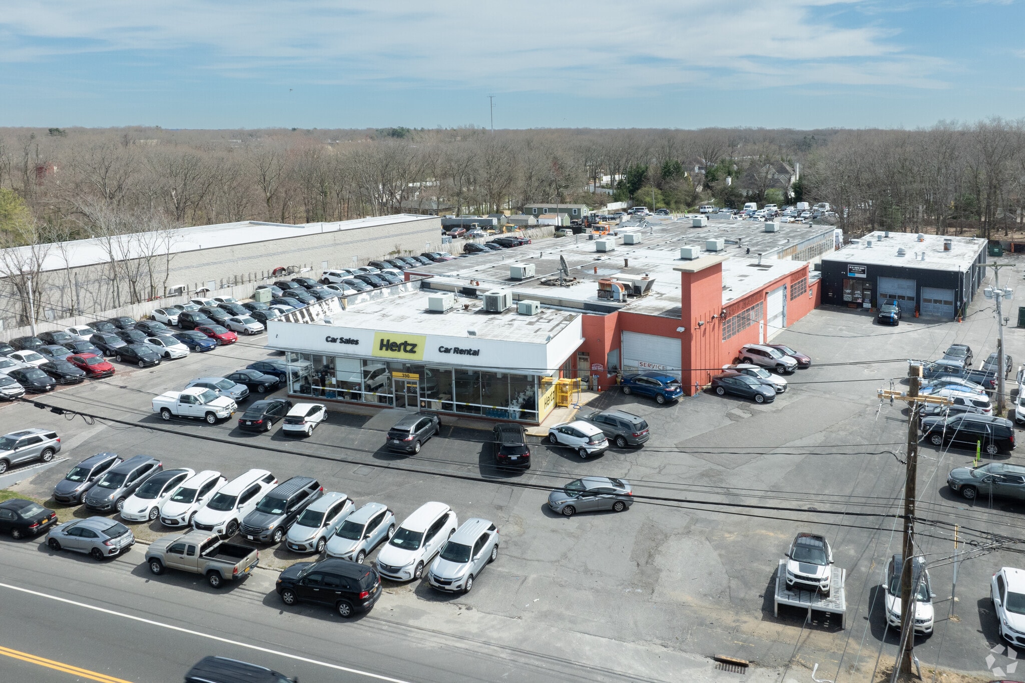 390 Middle Country Rd, Smithtown, NY for lease Building Photo- Image 1 of 10