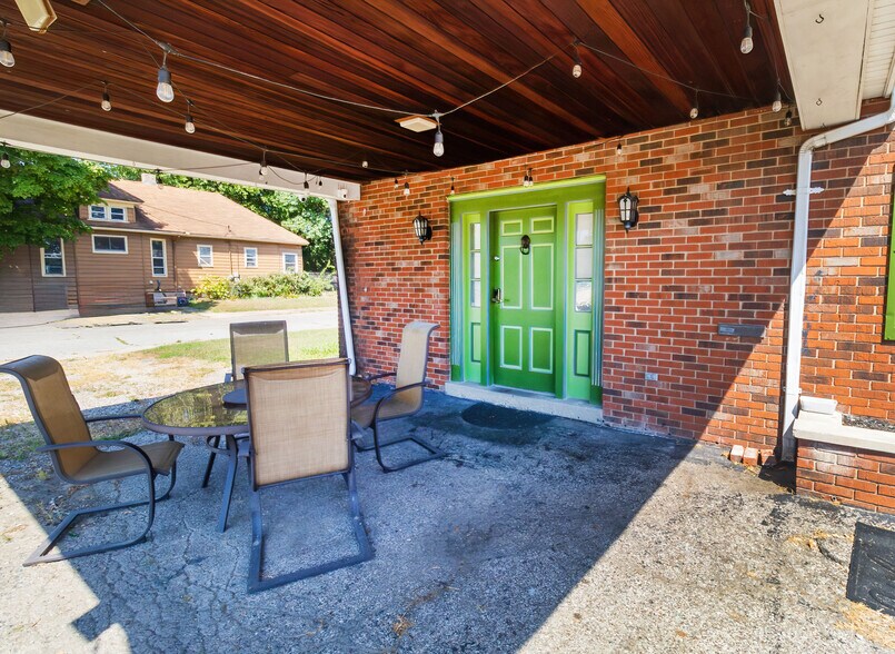 903 Edgar St, Evansville, IN à vendre - Photo du bâtiment - Image 2 de 34