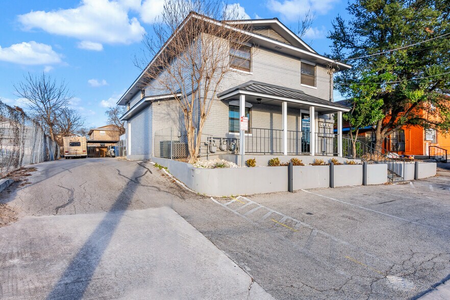 2023 Lockhill Selma Rd, San Antonio, TX à vendre - Photo du bâtiment - Image 3 de 31