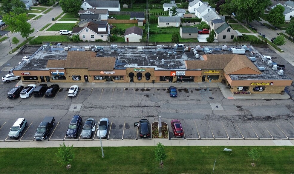 805-855 W 14 Mile Rd, Clawson, MI for lease - Aerial - Image 2 of 5