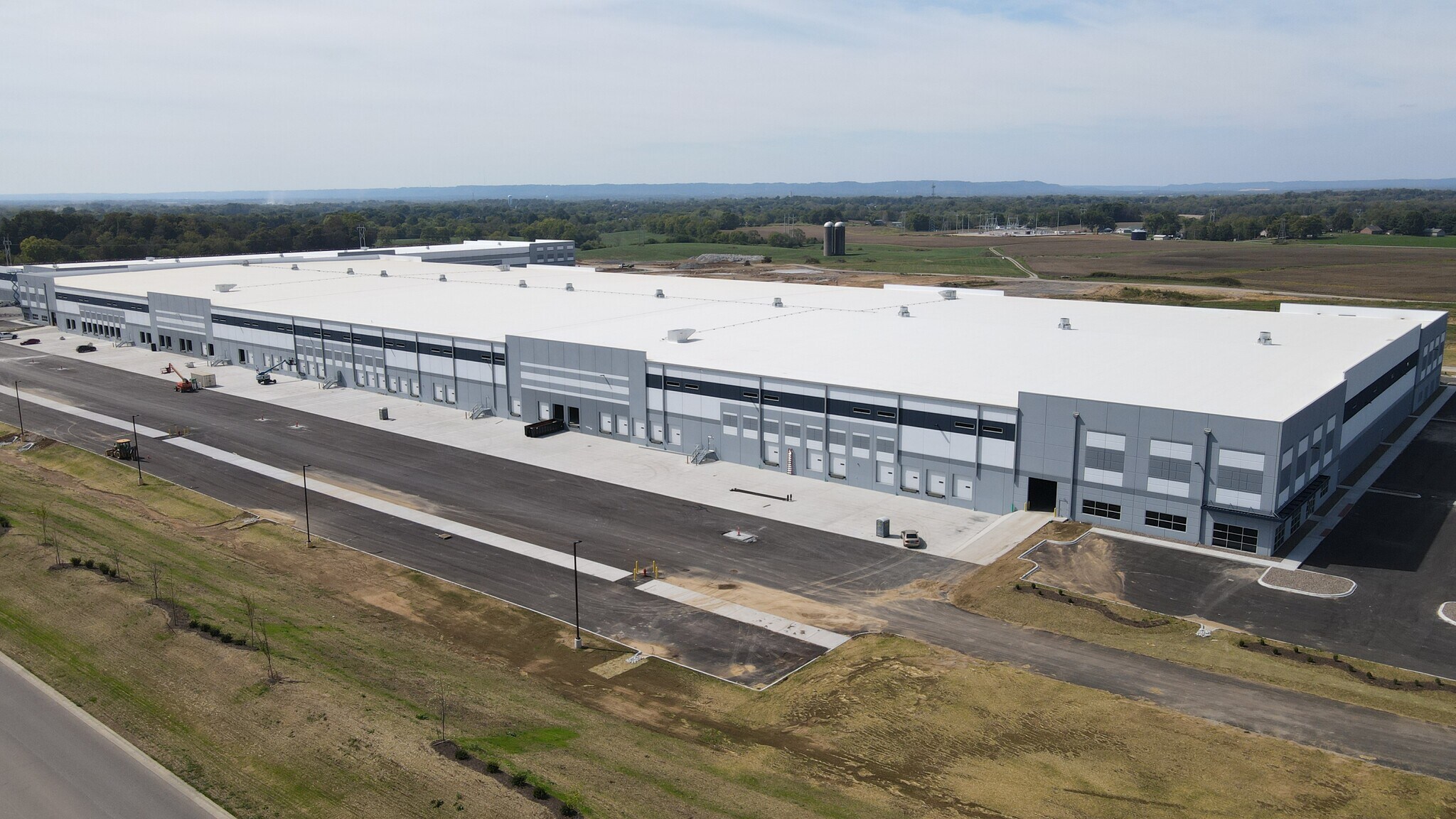 1000 Shadow Lake Dr, Charlestown, IN for lease Primary Photo- Image 1 of 3