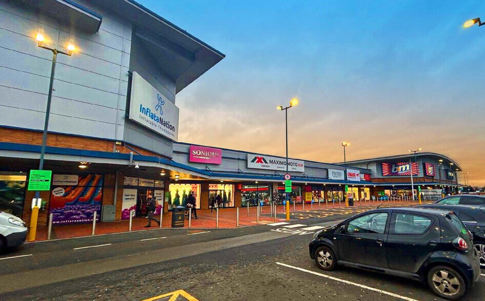 Astle Retail Park, West Bromwich à louer - Photo du bâtiment - Image 3 de 18