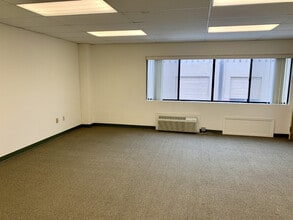 335-369 Beach Rd, Burlingame, CA for lease Interior Photo- Image 2 of 3