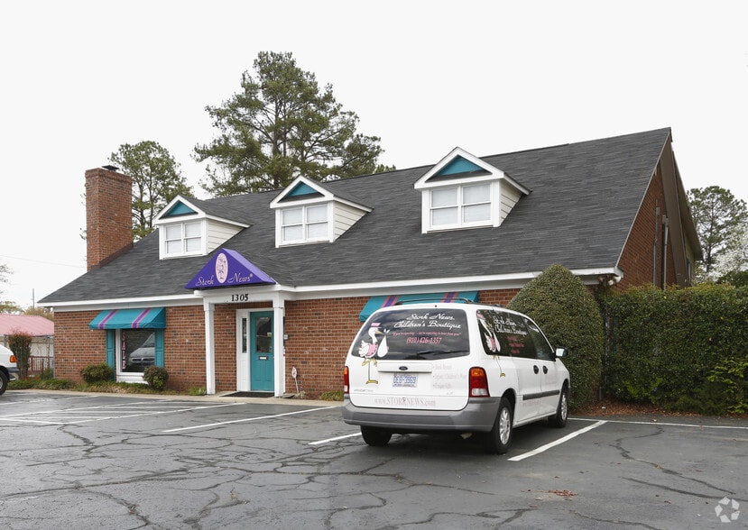 1305 Hope Mills Rd, Fayetteville, NC for sale - Building Photo - Image 2 of 13