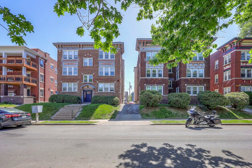 4017-4023 Harrison St, Kansas City, MO à vendre - Photo du bâtiment - Image 2 de 44