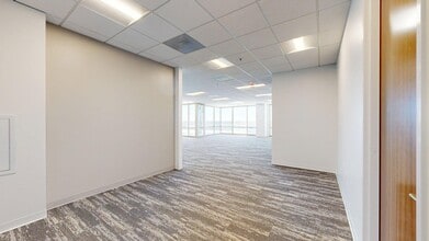 5901 Peachtree Dunwoody Rd NE, Atlanta, GA for lease Interior Photo- Image 2 of 13