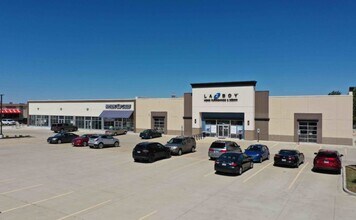 408 W Town Center Blvd, Champaign, IL for lease Building Photo- Image 2 of 6