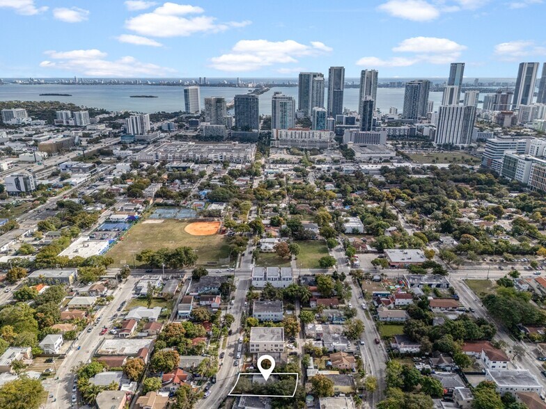 260 NW 27th St, Miami, FL à vendre - Photo du bâtiment - Image 3 de 10