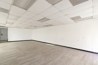 6043 Kimberly Blvd, Fort Lauderdale, FL for lease Interior Photo- Image 1 of 4