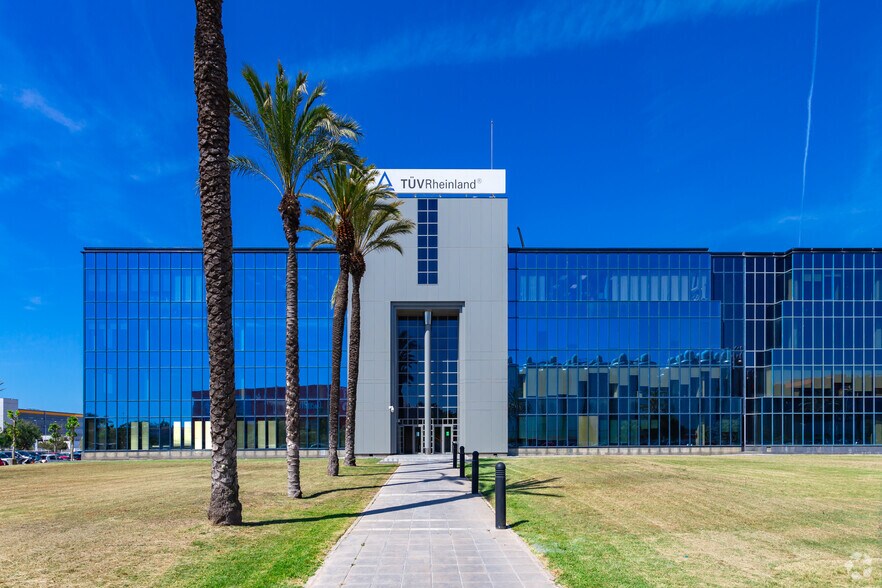 Carrer de la Garrotxa, 10, El Prat de Llobregat, Barcelona for lease - Building Photo - Image 2 of 7