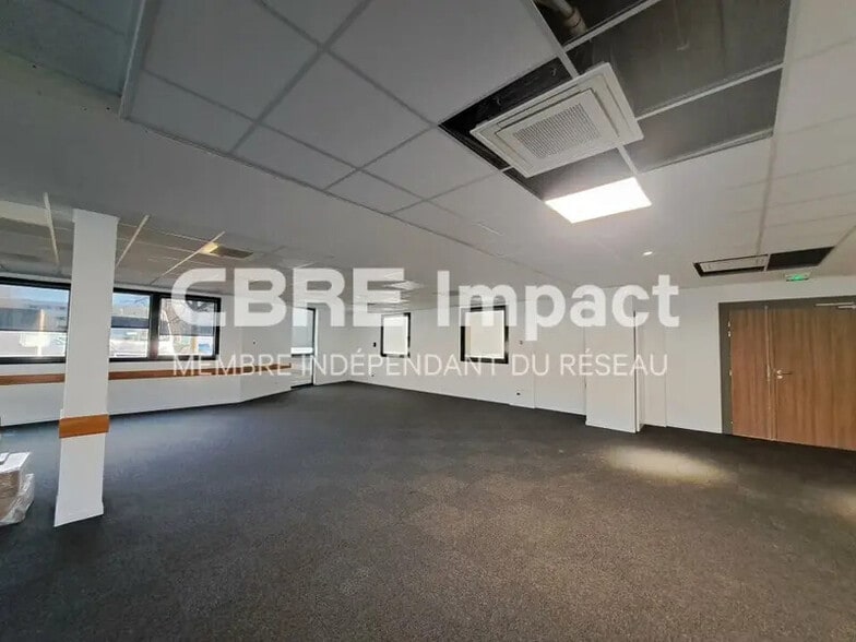 19 Rue Louis De Broglie, Dijon for sale - Interior Photo - Image 3 of 28