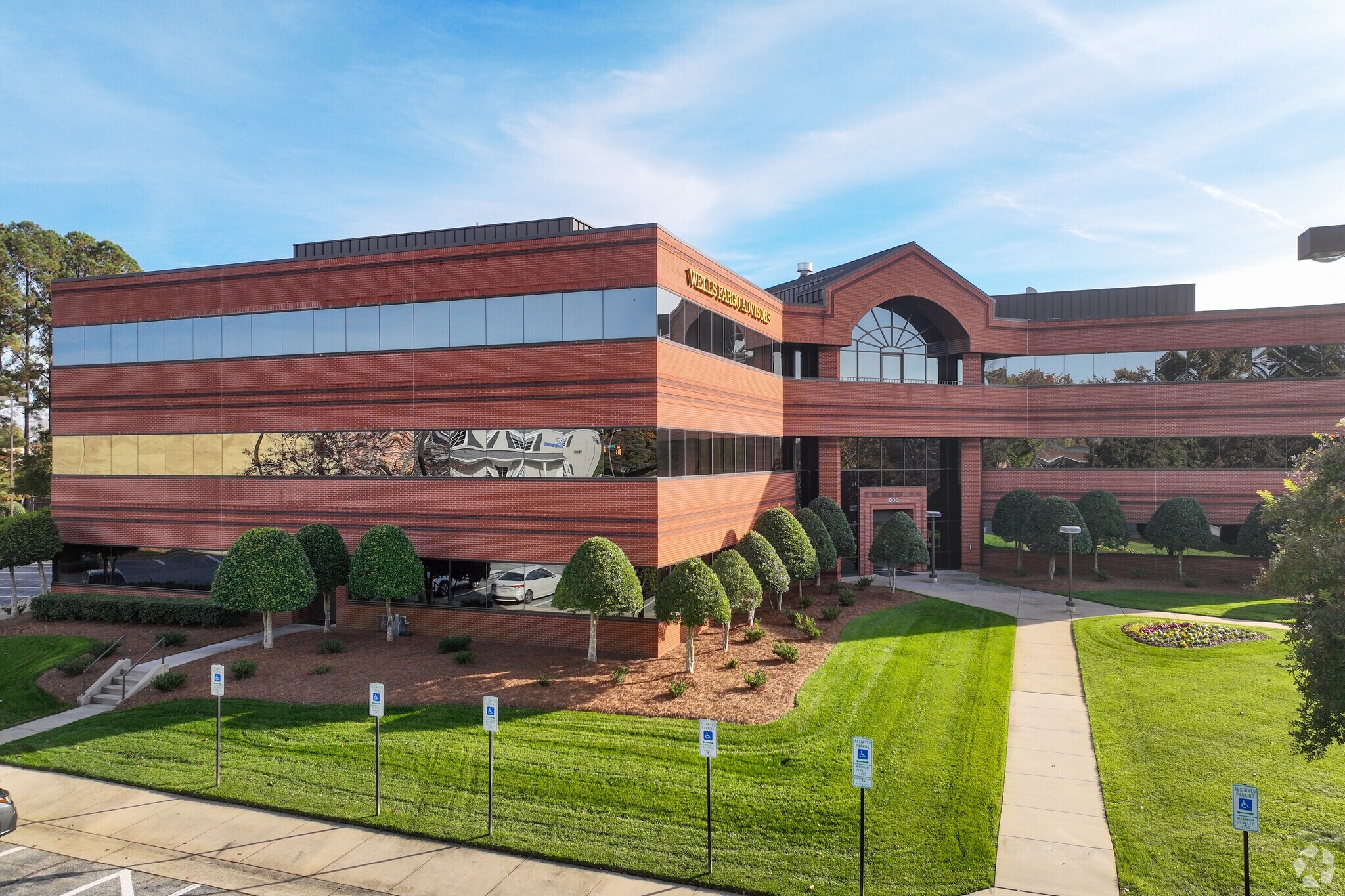 806 Green Valley Rd, Greensboro, NC for lease Building Photo- Image 1 of 23