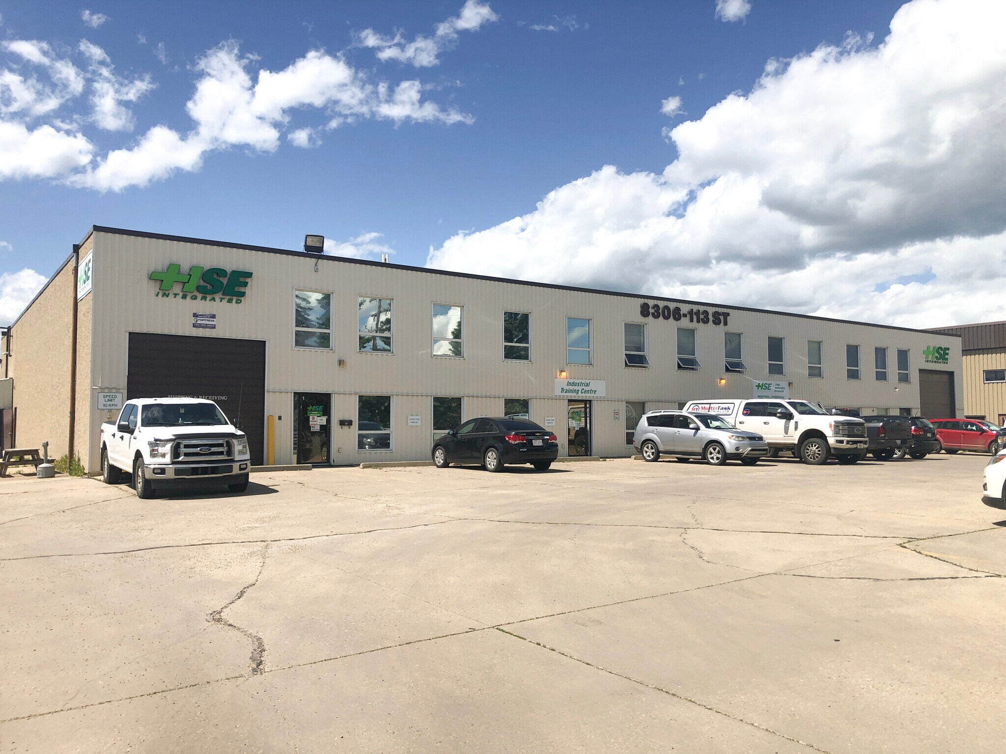 8306 113 St, Fort Saskatchewan, AB à vendre Photo du bâtiment- Image 1 de 1