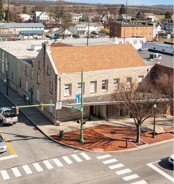 2 E Main St, Hummelstown, PA à vendre - Photo du bâtiment - Image 1 de 1