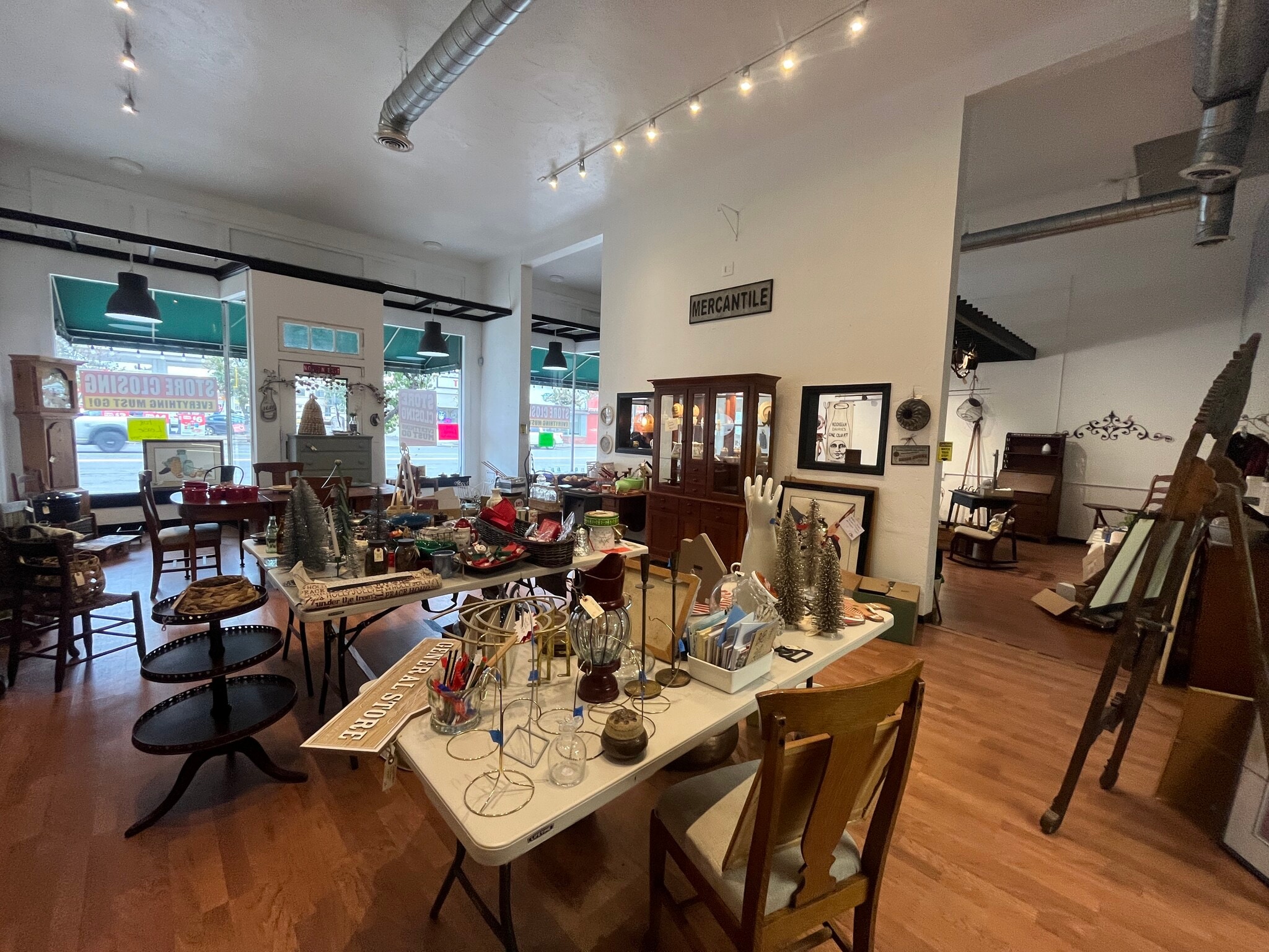 701-713 Main St, Ramona, CA for lease Interior Photo- Image 1 of 10