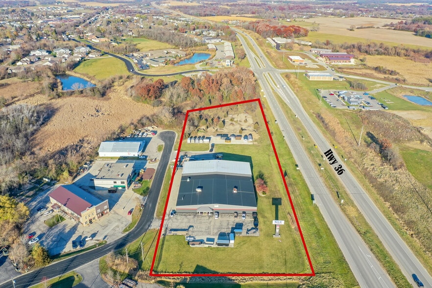 29131 Evergreen Dr, Waterford, WI à vendre - Photo du bâtiment - Image 2 de 18