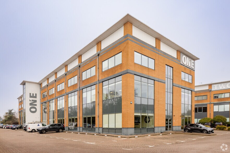 1 Waterside Dr, Reading à louer - Photo principale - Image 2 de 3